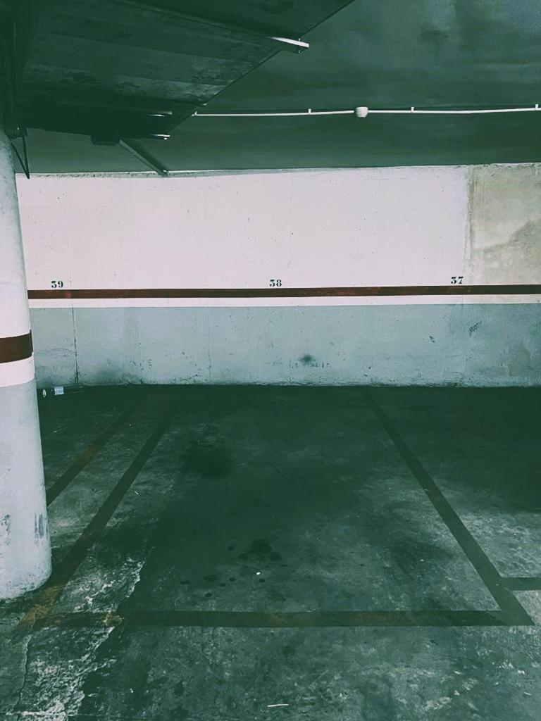 ולנסיה Esmeralda Apartment With Free Private Underground Parking מראה חיצוני תמונה