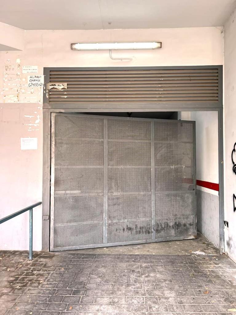 ולנסיה Esmeralda Apartment With Free Private Underground Parking מראה חיצוני תמונה